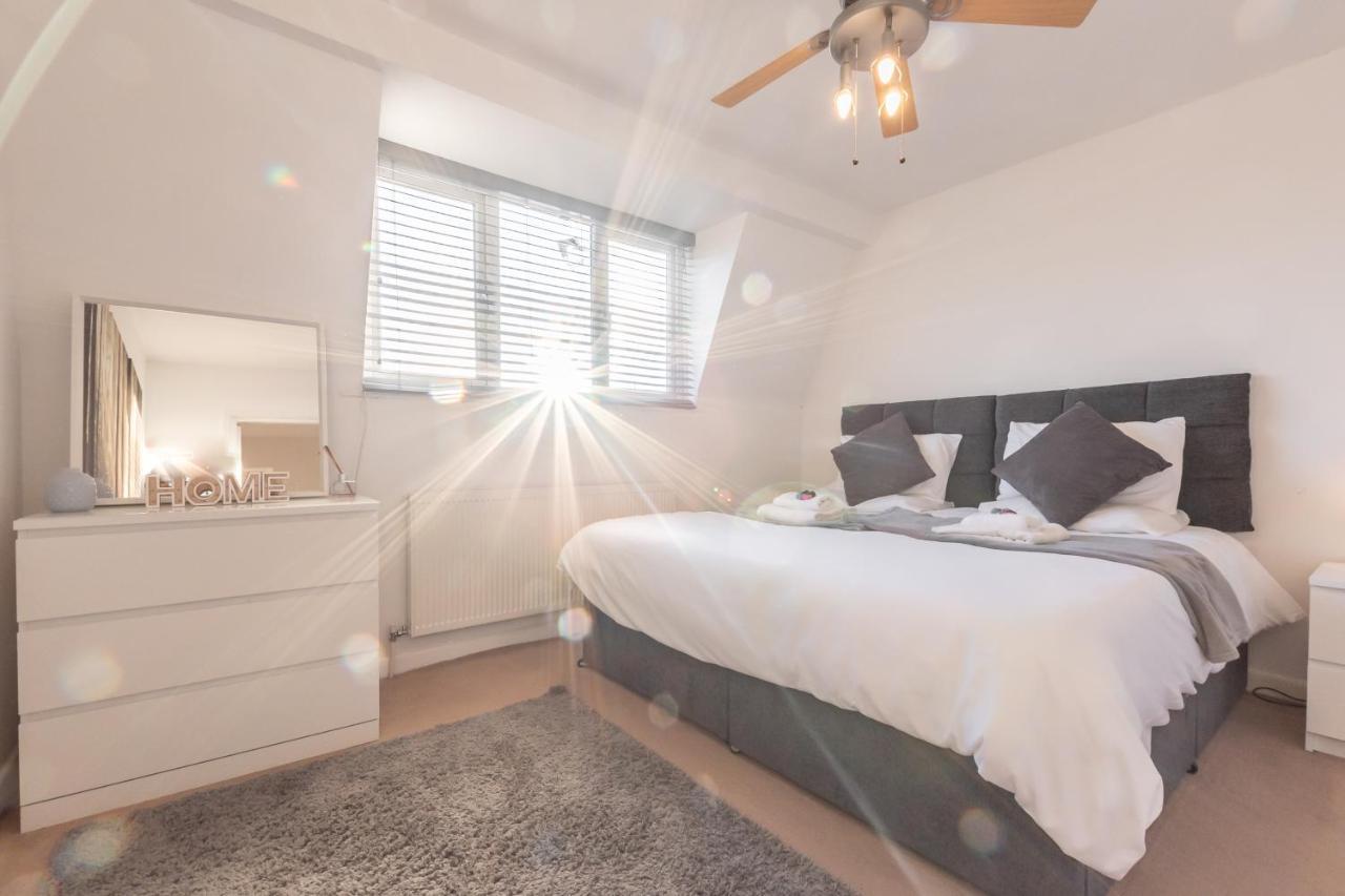 Best Price! Large Home For 4 - Smart Tv - Comfy Beds - Garden - 4 Single Beds Or 2 Doubles! Portsmouth Exterior photo