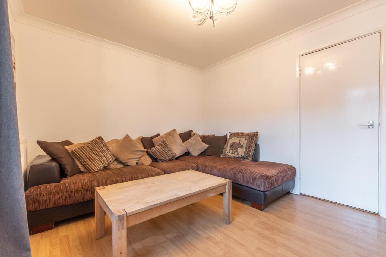 Best Price! Large Home For 4 - Smart Tv - Comfy Beds - Garden - 4 Single Beds Or 2 Doubles! Portsmouth Exterior photo