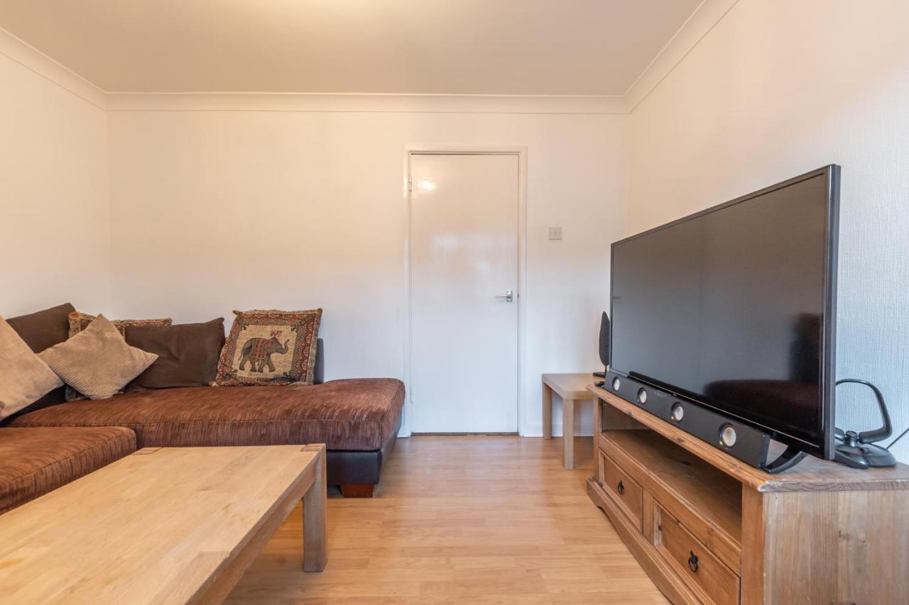 Best Price! Large Home For 4 - Smart Tv - Comfy Beds - Garden - 4 Single Beds Or 2 Doubles! Portsmouth Exterior photo