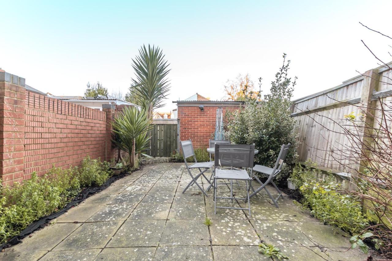 Best Price! Large Home For 4 - Smart Tv - Comfy Beds - Garden - 4 Single Beds Or 2 Doubles! Portsmouth Exterior photo